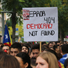 Primer pla d'un cartell a la manifestació estudiantil a Tarragona. Imatge del 28 de setembre de 2017