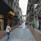 Imatge del carrer Monterols de Reus que aplega molts establiments.