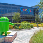 Imagen de la sede de Google, compañía que ha sido multada para imponer aplicaciones a su sistema abierto.