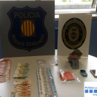S'ha interceptat 1.550 euros en bitllets, cocaïna i diversos estris per a la seva distribució.