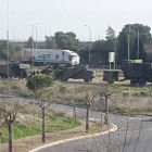 Imatge dels vehicles militars a l'Aldea.