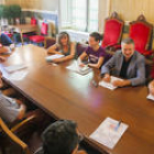 Representants de les tres federacions veinals de la ciutat es van reunir ahir amb el govern municipal.
