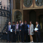 El presidente de la Generalitat, Quim Torra, entrando en el TSJC con su mujer y los abogados Gonzalo Boye y Jaume Alonso-Cuevillas.