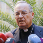 Primer pla de l'arquebisbe de Tarragona, Jaume Pujol, atenent els mitjans. Imatge del 6 de febrer del 2019