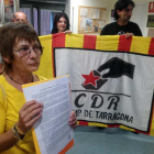 La portavoz de los CDR de Tarragona entra una carta en el Registro de la Subdelegación del Gobierno