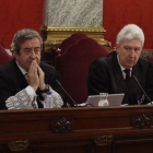 Los fiscales Fidel Cadena y Javier Zaragoza durante una sesión del juicio del 1-O en el Tribunal Supremo.