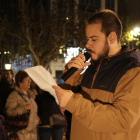 Imatge del raper lleidatà Pablo Hasel llegint el manifest de la marxa per les llibertats a Lleida.