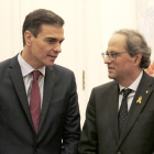 El president del govern espanyol, Pedro Sánchez, i del president de la Generalitat, Quim Torra, junts a Barcelona el 20 de desembre de 2018.