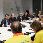 La reunión de los equipos de emergencias en el centro de coordinación del 112 en Reus.