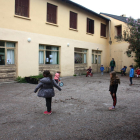 El patio de una escuela situada en la banda administrativamente francesa de la Cerdanya.