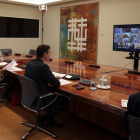 La reunió del president del govern espanyol, Pedro Sánchez. dels ministres Salvador Illa, Margarita Robles, José Luis Ábalos i Fernando Grande Marlaska en una videoconferència amb els presidents autonòmics