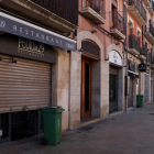 Es restaurants tancats de la plaça de la Font en el primer dia de restriccions.
