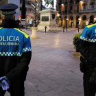 Dos agentes de la Guardia Urbana de Reus.