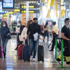 Passsatgers a l'aeroport Madrid- Barajas Adolfo Suárez.