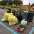 Bolsas de los residuos recogidos en los alrededores del Hospital Sant Joan de Reus.