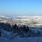 La comarca del Priorat y de su capital, Falset, totalmente cubierta de nieve ayer lunes.