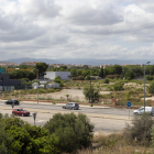 Imagen de los terrenos donde se construirá la tienda de bricolaje visto desde el polígono Francolí.