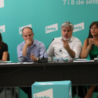 D'esquerra a dreta, Marta Madrenas, Jordi Turull, Albert Batet i Laura Borràs a Girona.