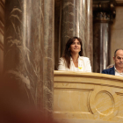La presidenta del Parlament suspendida, Laura Borràs, y el secretario general de Junts, Jordi Turull, observando el debate de política general.