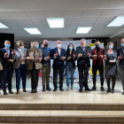 Foto de grupo durante el pistoletazo de salida de la 19 edición de la Ganxet Pintxo en la Lonja de Reus, ayer.