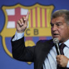 El presidente del FC Barcelona, Joan Laporta, durante la comparecencia que protagoniza este lunes para informar de los resultados de la investigación interna llevada a cabo por la entidad azulgrana en relación al caso Negreira.