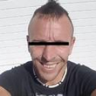 Los Mossos buscan a Dani Montes de 40 años, el presunto asesino del joven de 15 años fallecido esta madrugada.