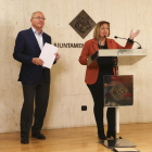 Imatge d'arxiu de l'alcalde, Carles Pellicer, i la regidora d'Hisenda, Mariluz Caballero.