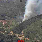 Imatge aèria d'un foc forestal a Vandellòs i l'Hospitalet de l'Infant.