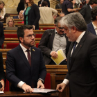 El president de la Generalitat, Pere Aragonès, i el president del grup parlamentari de Junts, Albert Batet.