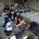 Arqueòlegs de l'IPHES excaven al jaciment del barranc de la Boella, a la Canonja, en el marc de la dissetena campanya arqueològica.