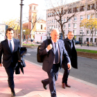 L'exdirector d'IQOXE, José Luis Morlanes, acompanyant dels seus advocats, després de declarar davant del jutjat d'instrucció número 1 de Tarragona.