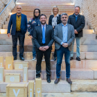 L’alcalde de Tarragona, Rubén Viñuales, amb l’alcalde de Falset, Carlos Brull, i els representants de les DO.
