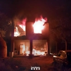 Imatge de la casa afectada per un incendi a la Pobla de Mafumet.