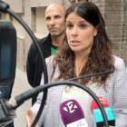 La candidata Mònica Sales després d'explicar les propostes sobre Educació.