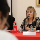 La coordinadora de l'àrea d'Acció Social de Càritas Diocesana de Tarragona, Teresa Jordán, presentant la Memòria 2023.