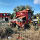 Imatge del camió que ha patit un accident a l'N-340 a Alcanar.