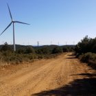 Camí preparat per al pas de maquinària a la zona on es construeix el parc eòlic la Collada II al Perelló.