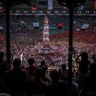 La Jove de Tarragona durant el 5 de 9 amb folre carregat en tercera ronda del Concurs de Castells .