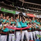 Els Castellers de Vilafranca alcen el guardó del títol de campions al XXIX Concurs de Castells de Tarragona.