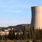 Torre de condensació de la central nuclear d'Ascó.