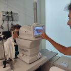 El doctor Pere Romero fent una demostració del sistema Quixote, emprat per primera vegada a Catalunya a l’hospital reusenc.