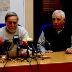 L'administrador de la Comunitat de Regants de Riudecanyes, Miquel Àngel Prats, i el president Joan Llaberia durant la roda de premsa