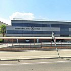 Fachada de la planta de International Papel a Valls, en la que se han visto afectadas un total de 91 personas.