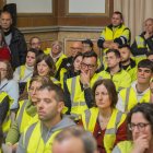 Más de un centenar de trabajadores asistieron al pleno del Ayuntamiento de Valls.