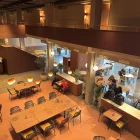 El Casa Roma Hostel Boutique ofrece servicio de cafetería y restaurante.