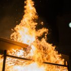 La crema de Sa Majestat va tenir lloc a la plaça del Mercadal davant d'una expectant multitud.