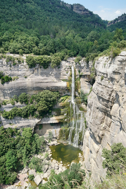 Imagen del salt de Sallent, la cascada más alta de Cataluña con más de 100 metros de caída.