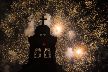 Bajada del Ball de Diables de Reus.