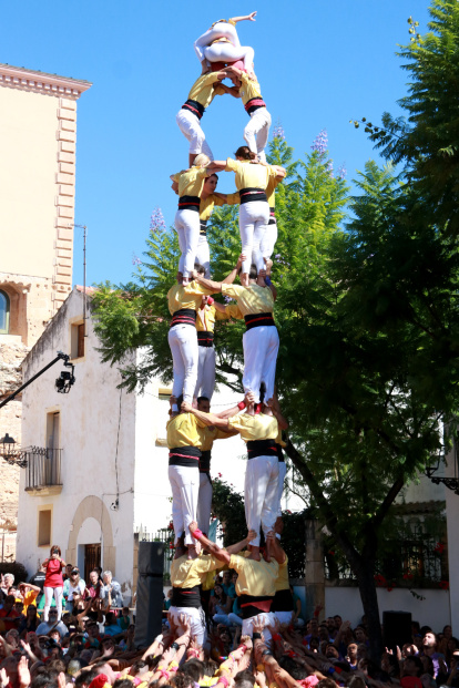 4 de 8 carregat pels Castellers de Castelldefels en la primera jornada del Concurs de Castells