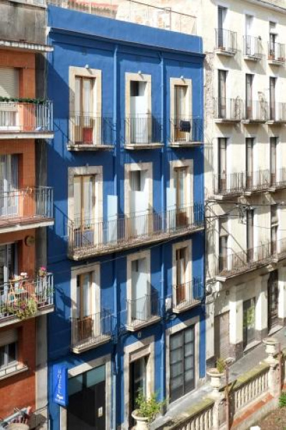 Imagen exterior del Hotel Pigal, situado en la calle Cardenal Cervantes.